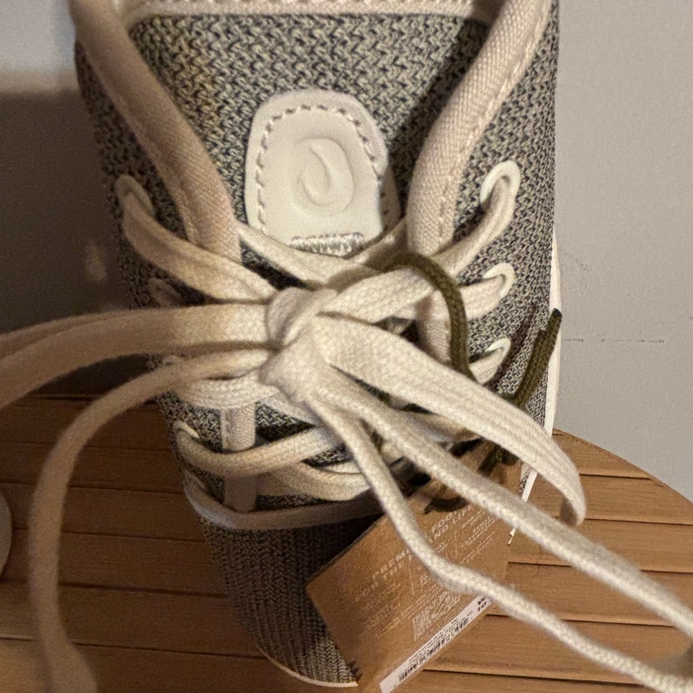 *NWT* OluKai Pehuea Li Sneaker (Women) - Tapa/White Sand. Size: 9 - Picture 7 of 8